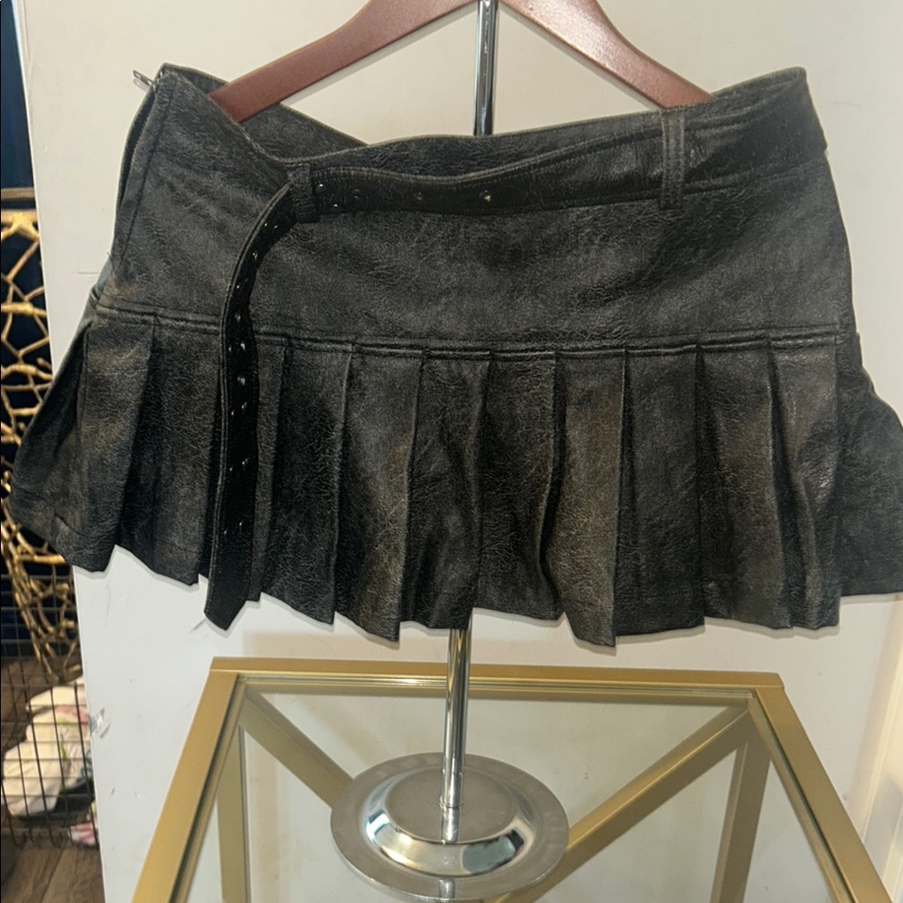 Fashion Nova Black Skater Mini Skirt